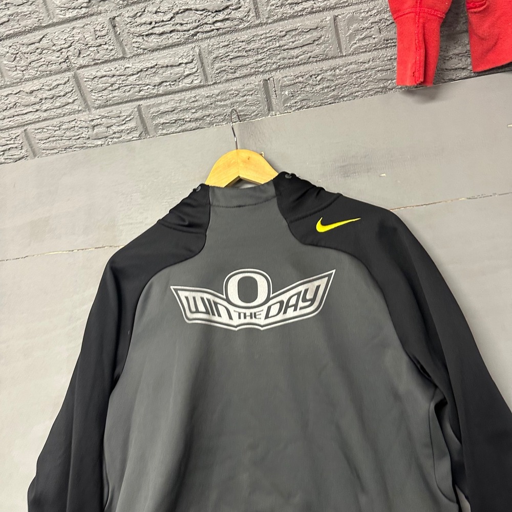 Nike Oregon Ducks Win The Day Therma-FIT Hoodie Mens Large Charcoal Black Pul